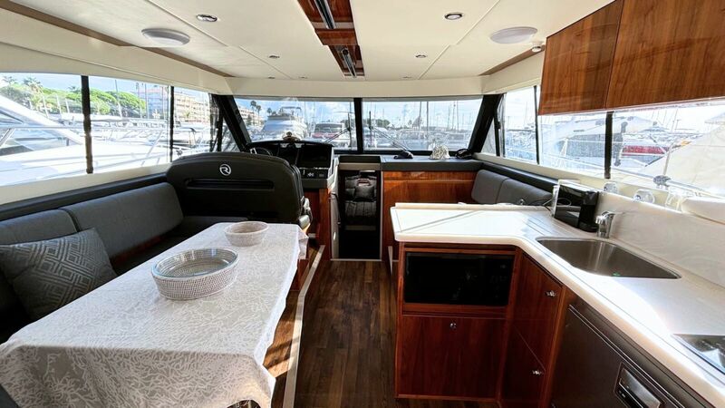 RIVIERA 39 FLY 